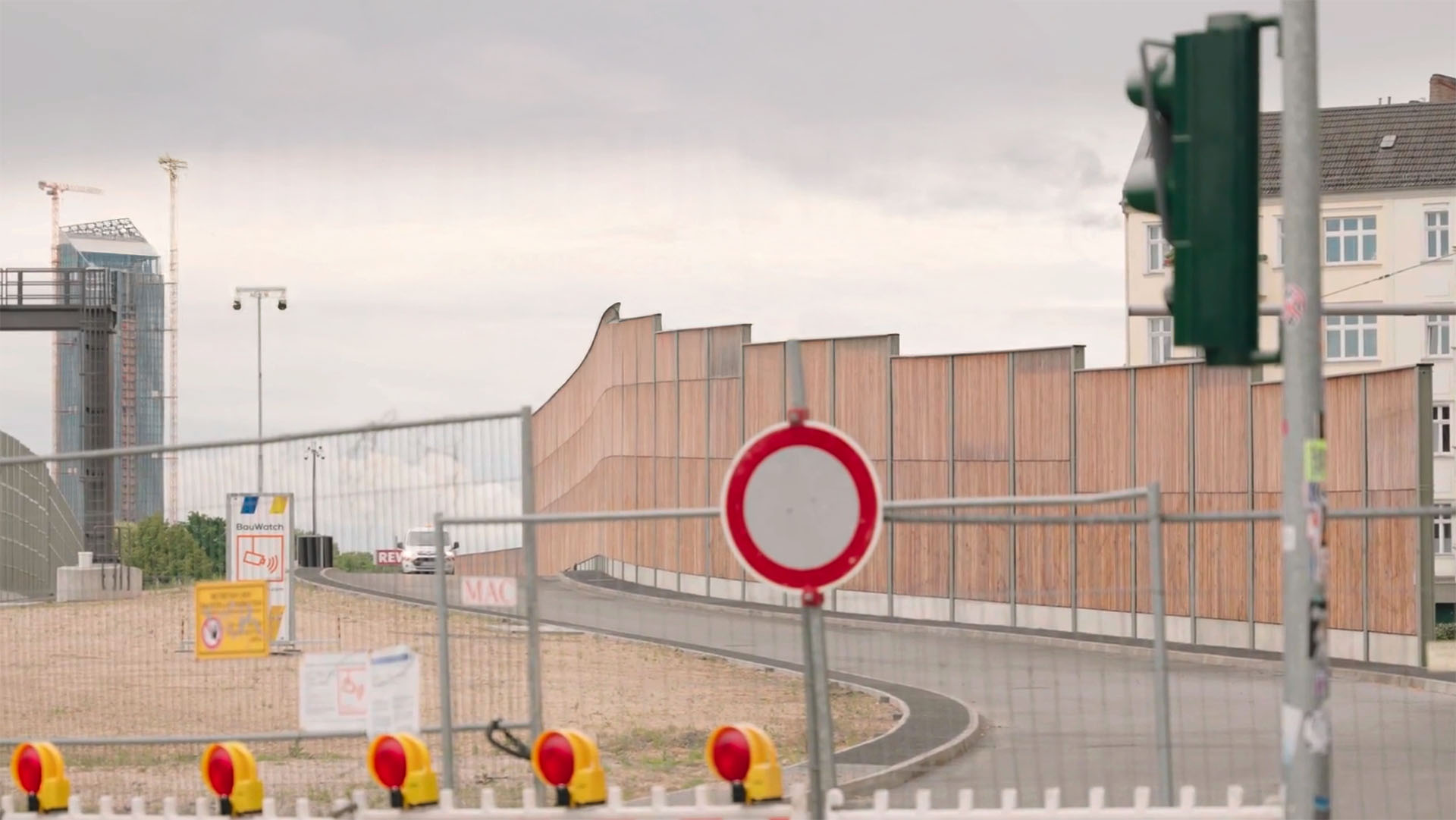 Image of the A100 highway under construction